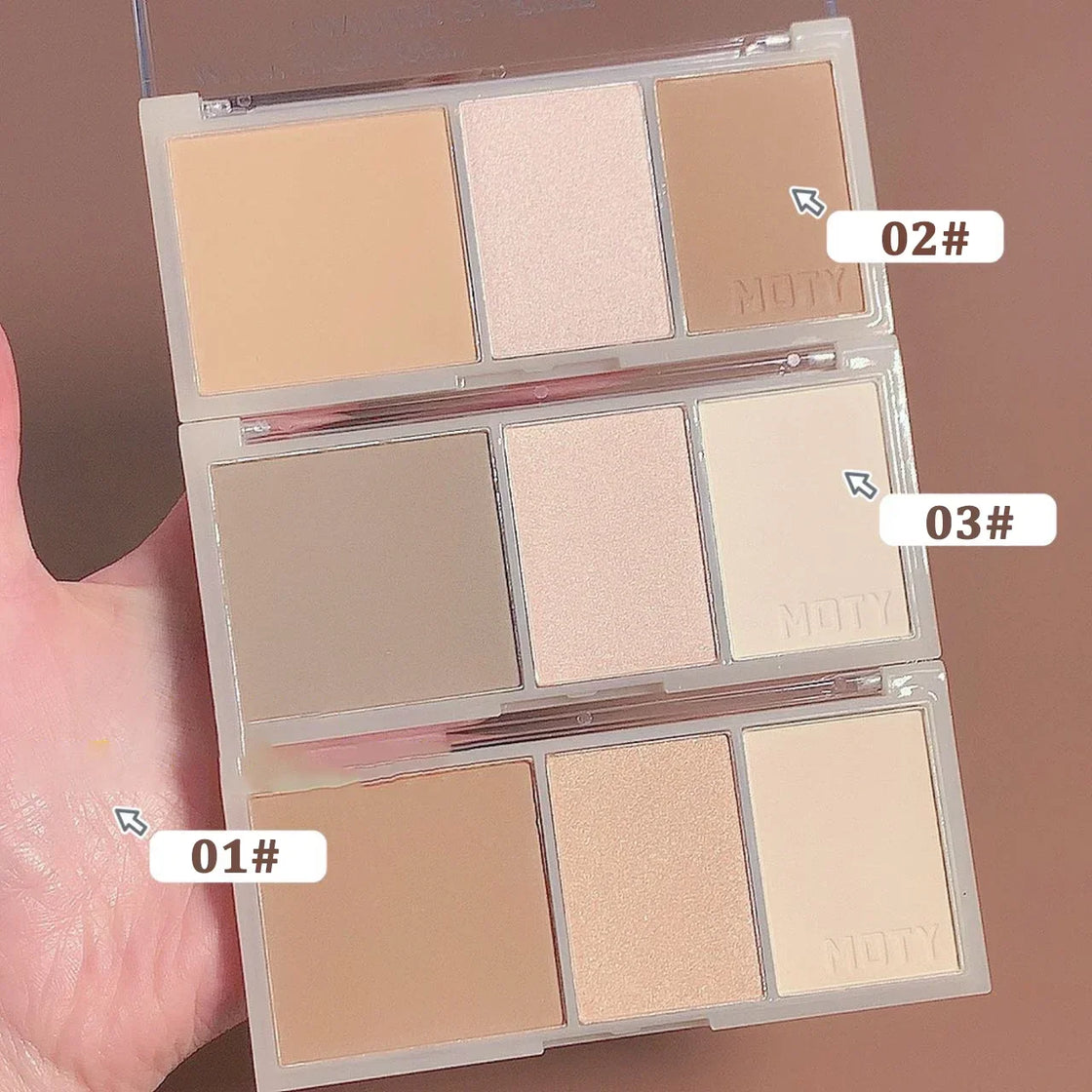 Application of the Matte Brown and Coffee Contour from the 3-Color Bronzer Contouring Palette, showcasing the effectiveness of our highlighter contouring kit.