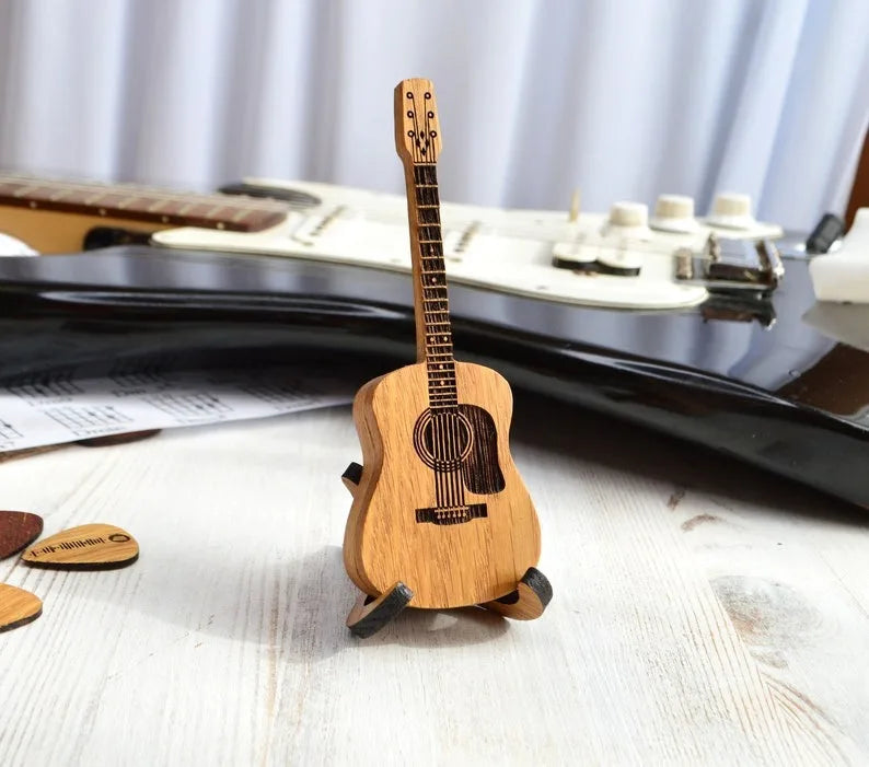 1 Guitar Lover Gift Set - Personalized Engraved Guitar Picks, Perfect for Anniversaries or Gifts for Father, Brothers or Friends