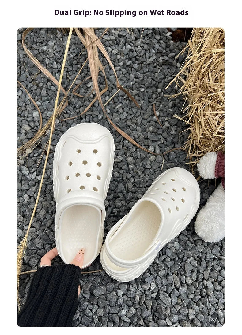 MINISO Comfortable Outdoor Casual Beach Sandals Wear-Resistant Anti-Slip Breathable Clog Shoes Anime Themed Toys And Hobbies