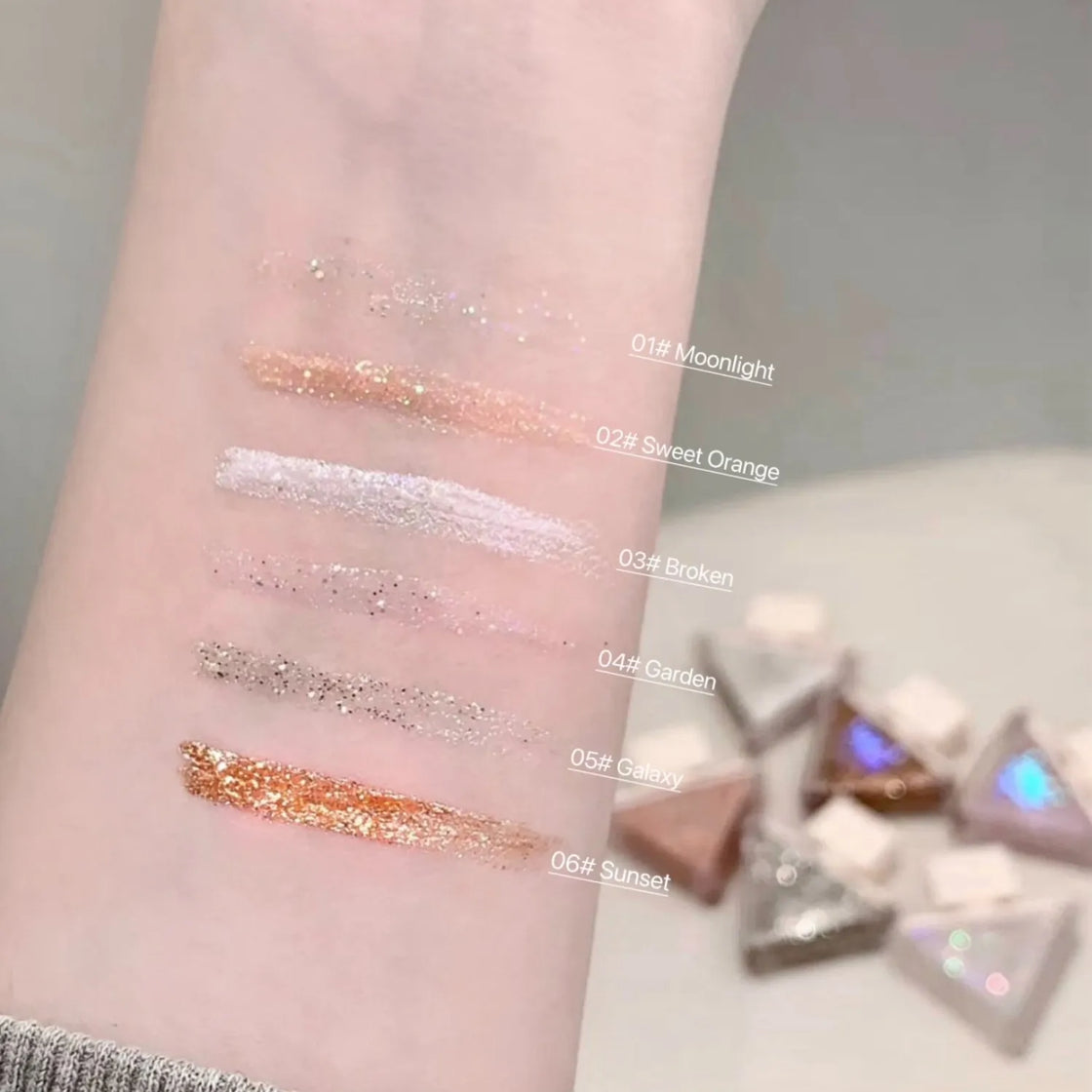 SHAQINUO Pearlescent Glitter Liquid Eyeshadow