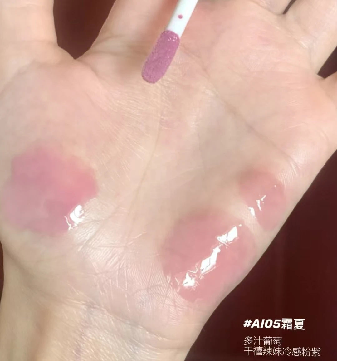 Stylish use of HYNTOOR Lip Gloss within beauty tools, highlighting it as shiny lip gloss for dry lips.