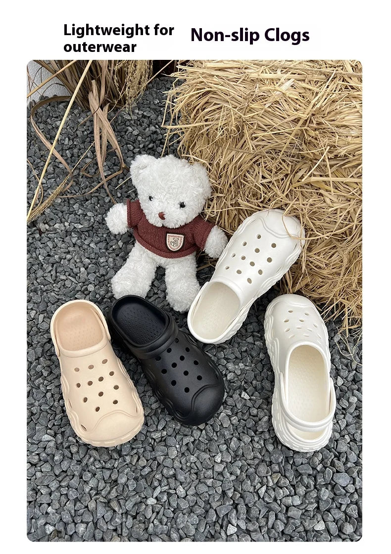 MINISO Comfortable Outdoor Casual Beach Sandals Wear-Resistant Anti-Slip Breathable Clog Shoes Anime Themed Toys And Hobbies