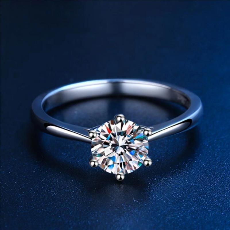 New Women'S One-Carat 925 Silver Moissanite Ring Plated with Tp950.